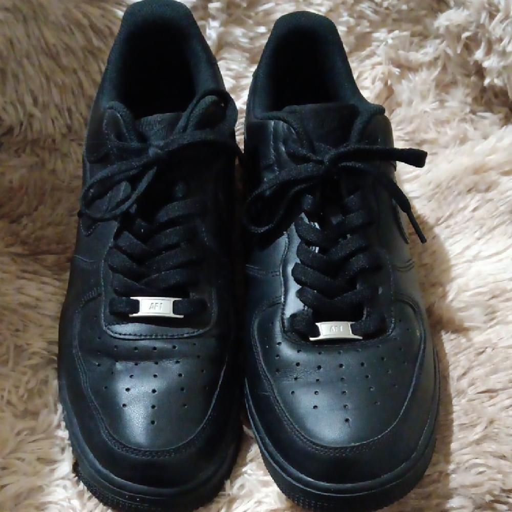 Nike Air Force 1 Tagged Men Black Leather Sneakers Signature Embossed GentlyUsed